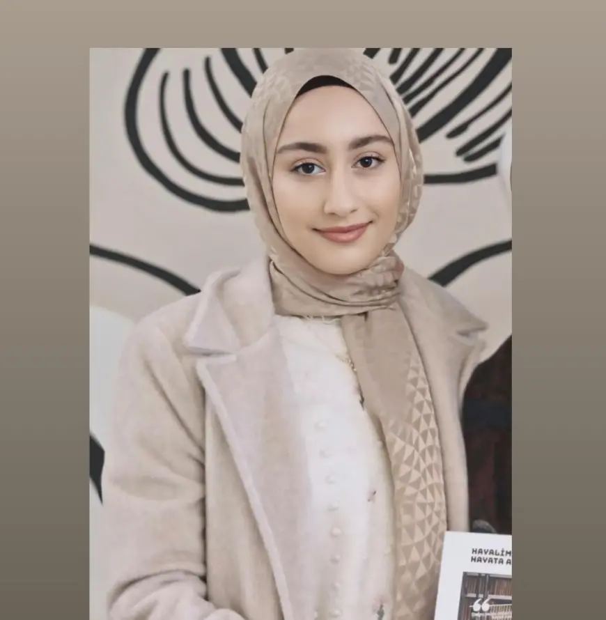 Zeynep Çınar Kimdir?