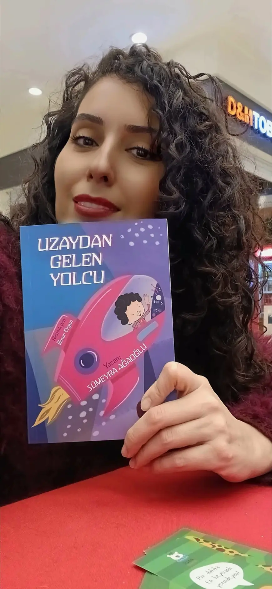 Sümeyra Ağaoğlu Kimdir?