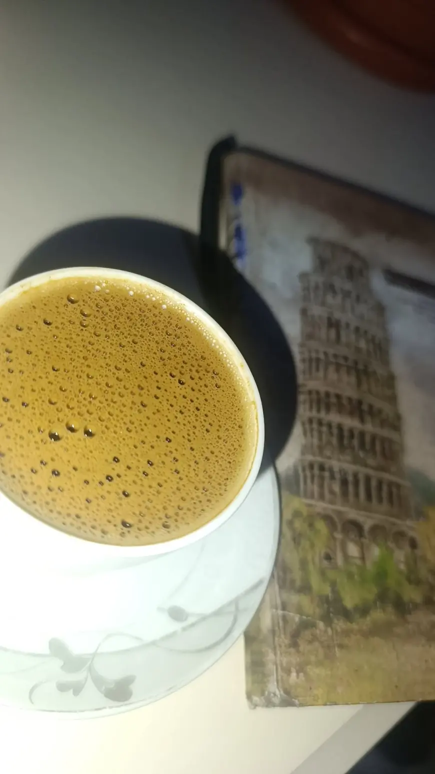BANA UZAKLARİ SOYLEE