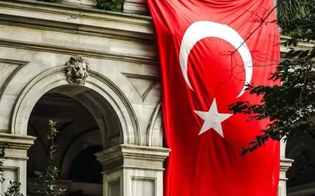 SELAM DURUYOR