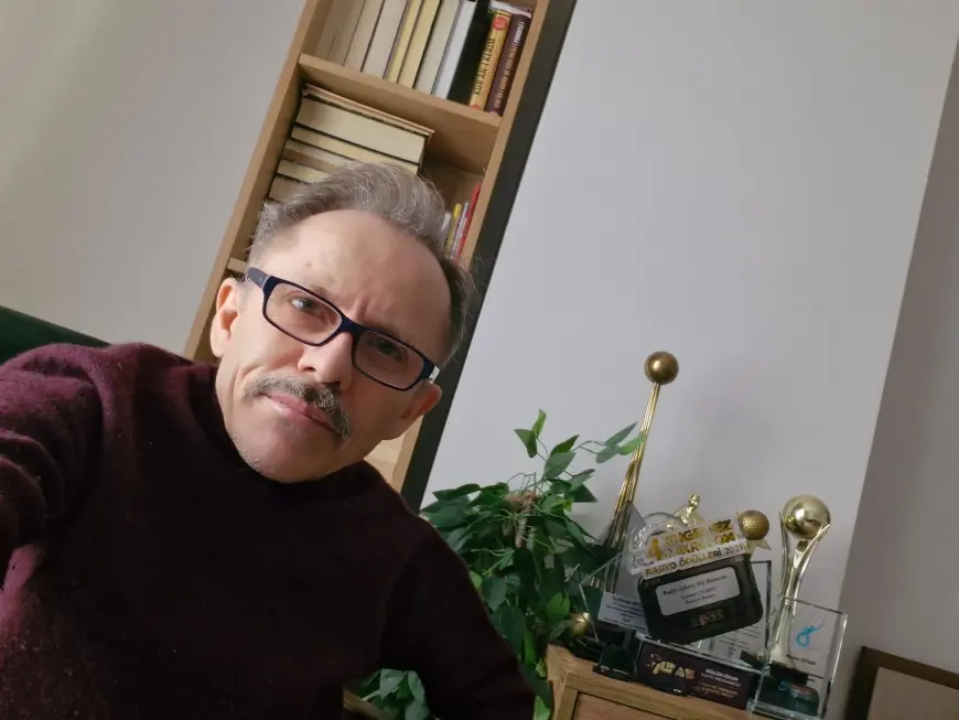 Maddi Tıbbın Sınırından Tasavvufun Sonsuzluğuna Geçen Bir Eleştirmen: Müslüm Söyler