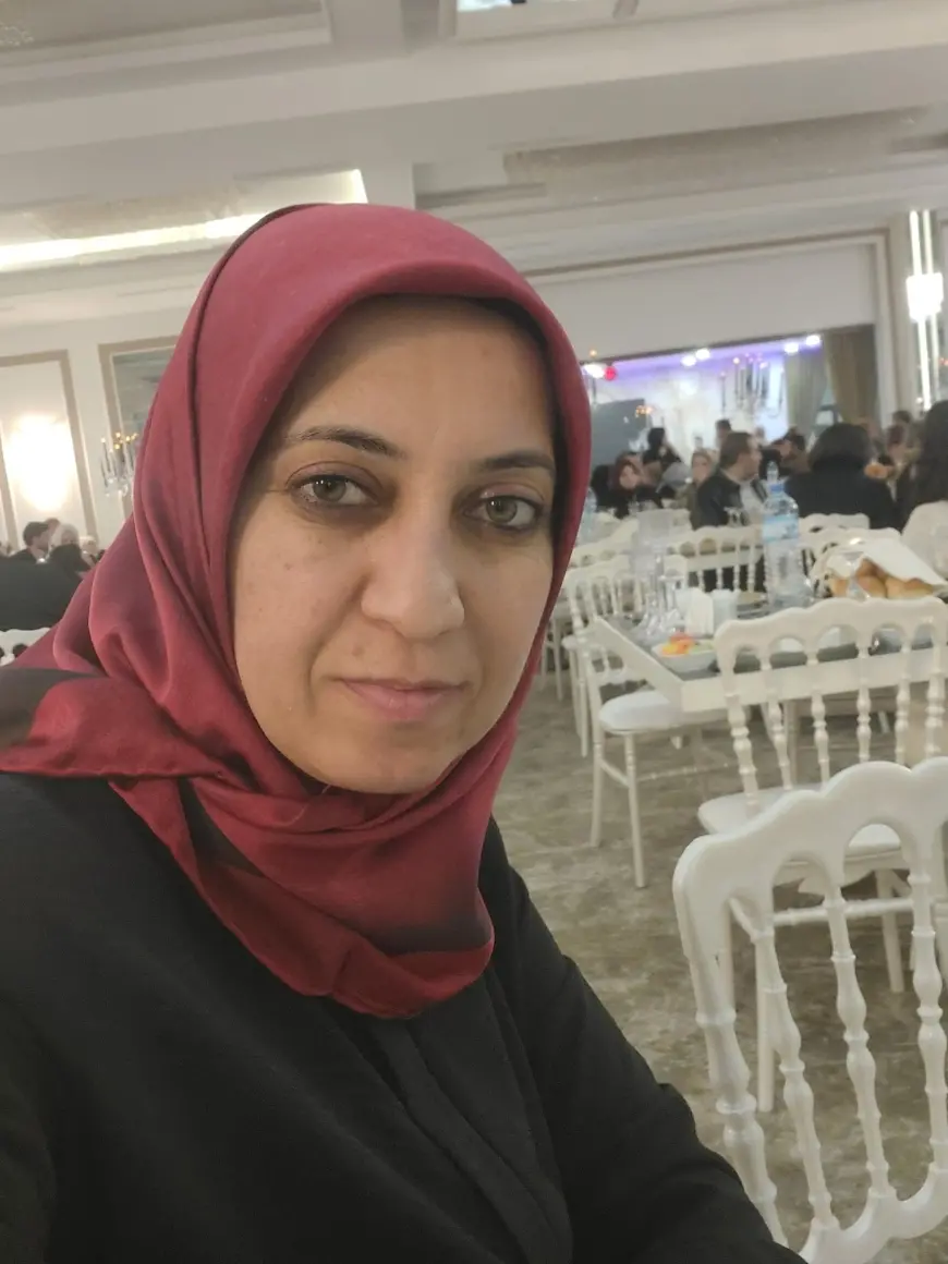 Kırşehir Boztepe’den Afyon’a, Üç Evlat Sorumluluğundan İki Üniversiteye ve Bırakılmayan O Şiir Sevdasına Uzanan Bir Nasip Mizanpajı: Reyhan Salman