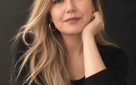 Raziye Şeref Kimdir? Öğretmenlik ve Edebiyatı Bir Arada Sürdürüyor